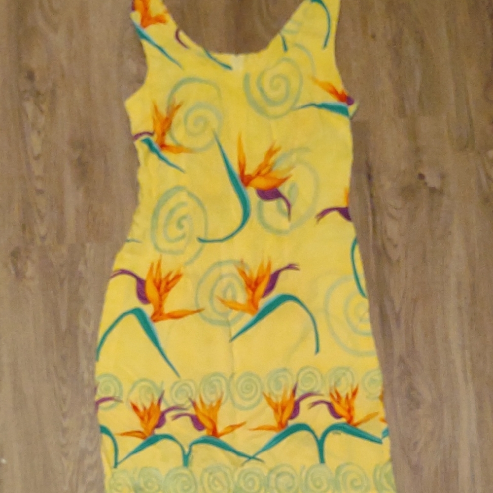 Bindi Vibrant Yellow Sheath Midi Dress with Bird of Paradise Design - size M